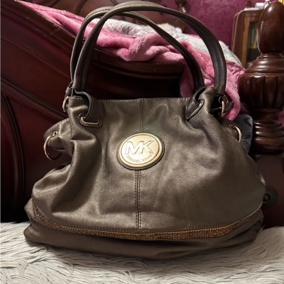 Michael Kors Brown Shoulder Bag with Slouchy Design - Picture 1 of 5